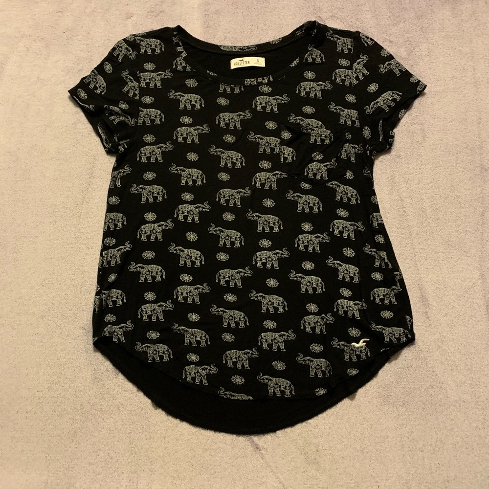 Hollister Elephant Print Pocket Tee, Size Small.